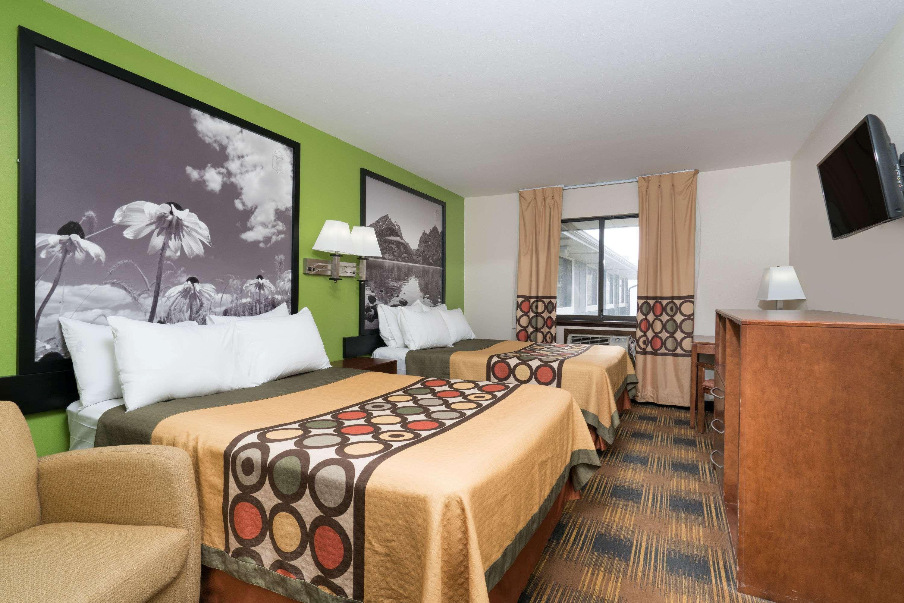 Super 8 By Wyndham Rochester Mayo Clinic Area Extérieur photo