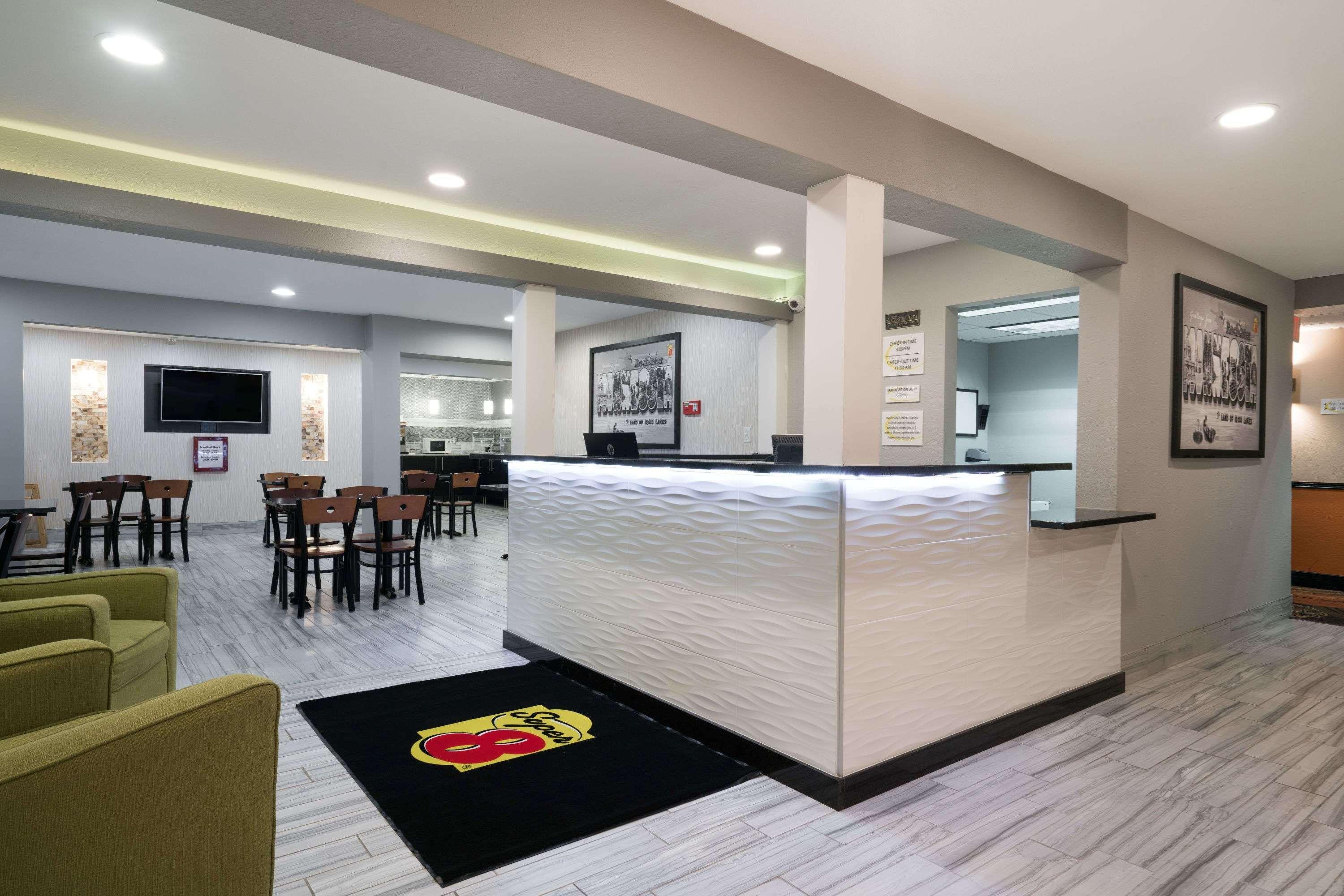 Super 8 By Wyndham Rochester Mayo Clinic Area Extérieur photo