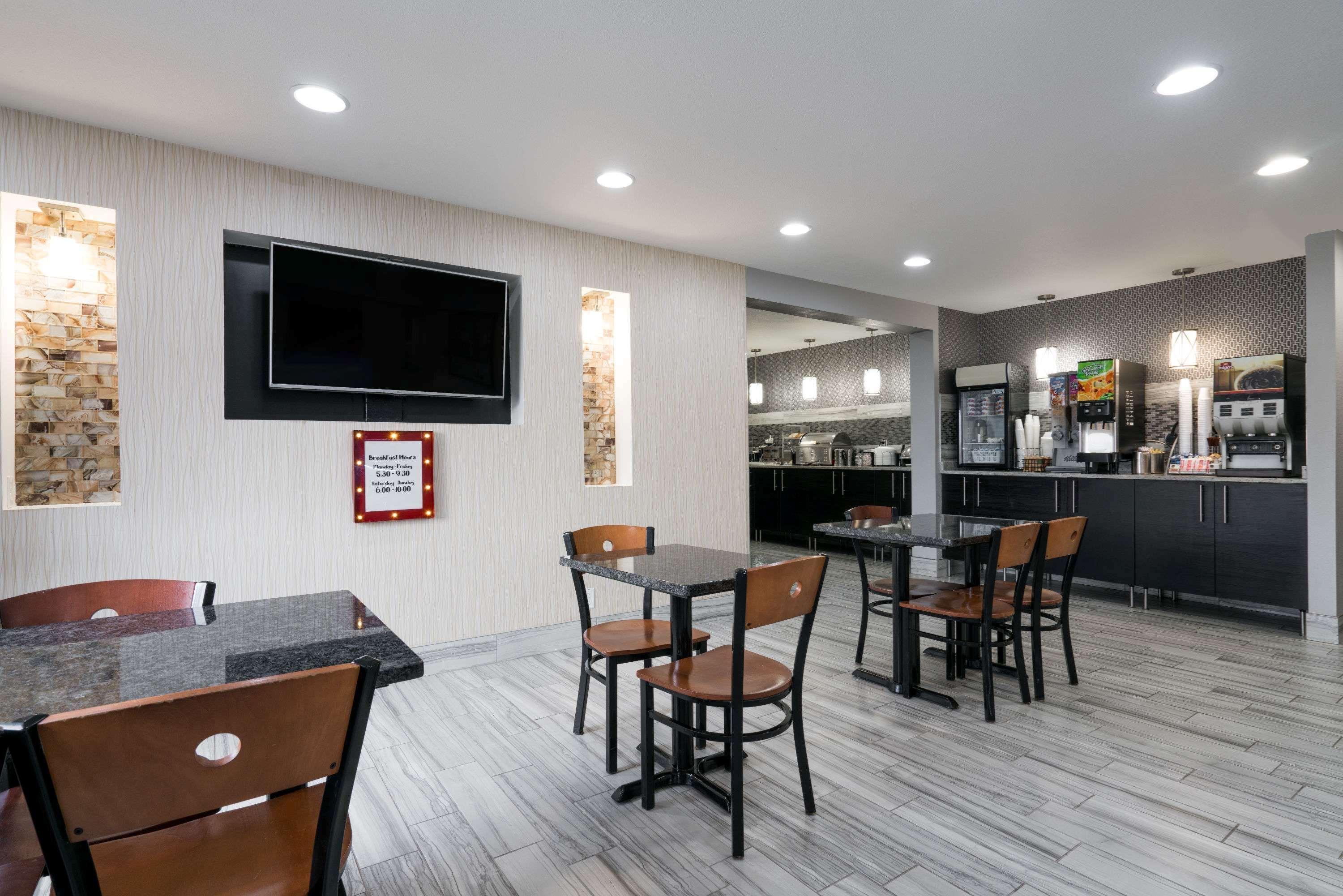 Super 8 By Wyndham Rochester Mayo Clinic Area Extérieur photo